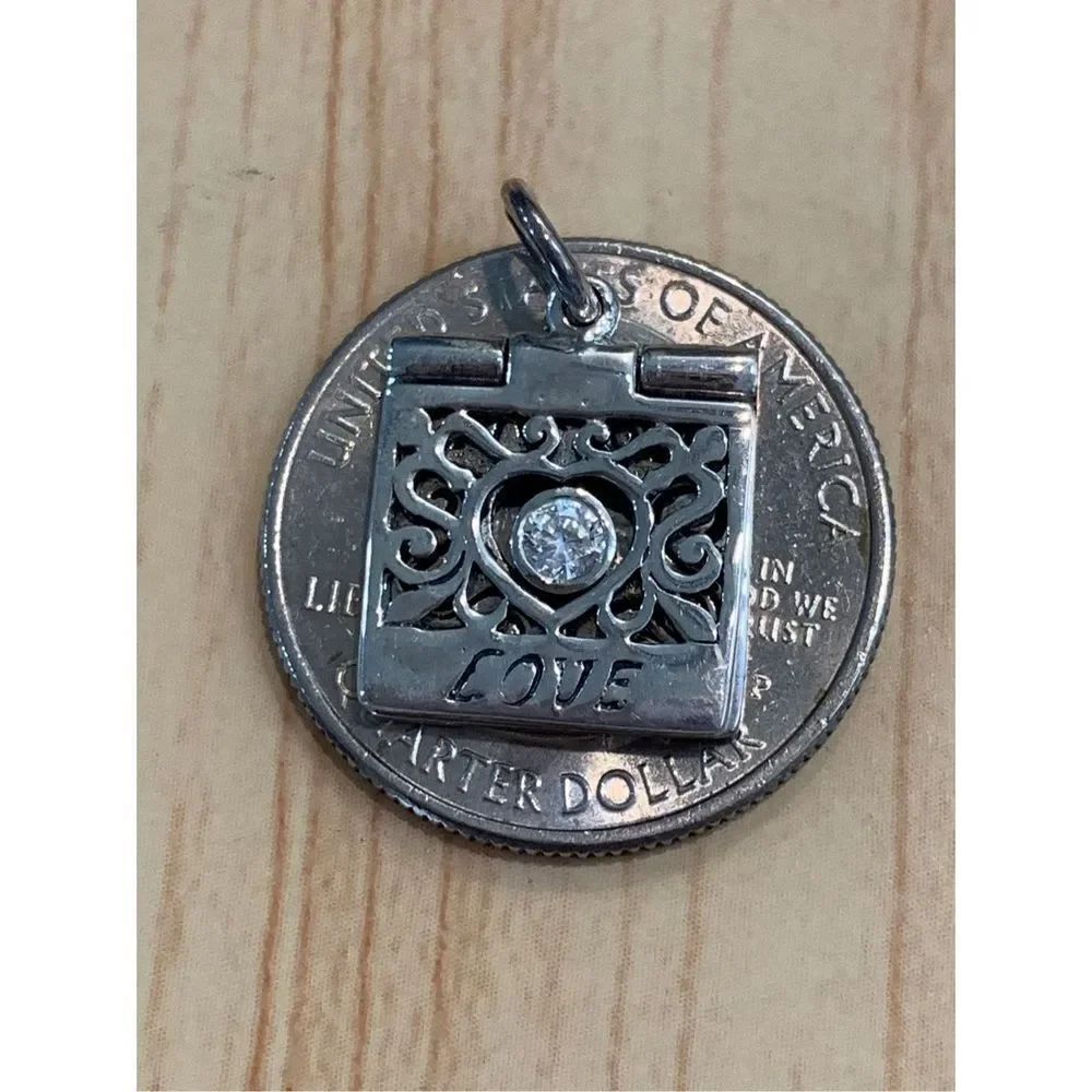 Independent vintage ornate